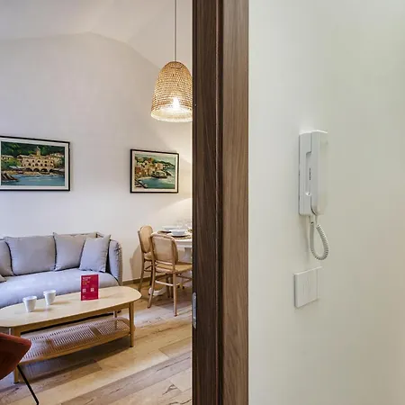 아파트 Hideaway By Wonderful Italy *